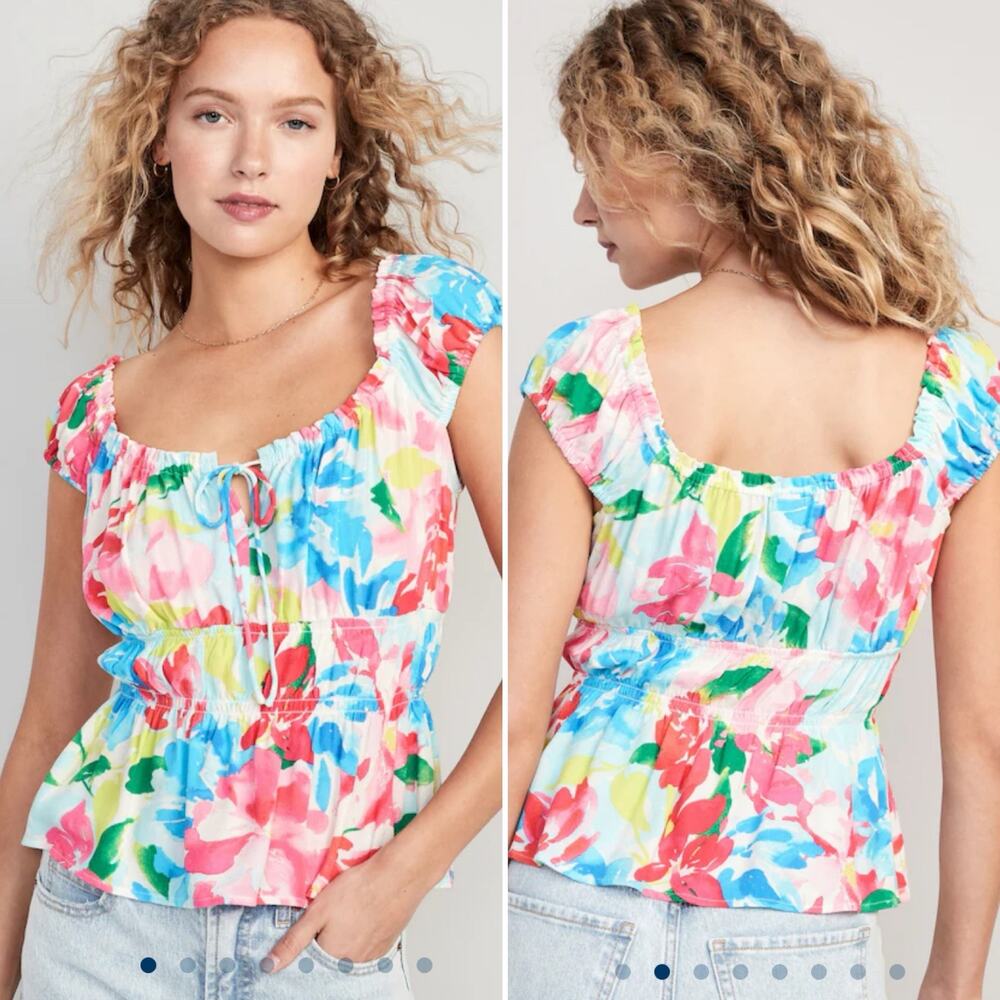 NWT Old Navy Floral Fitted Cap-Sleeve Smocked Crepe Top Size M